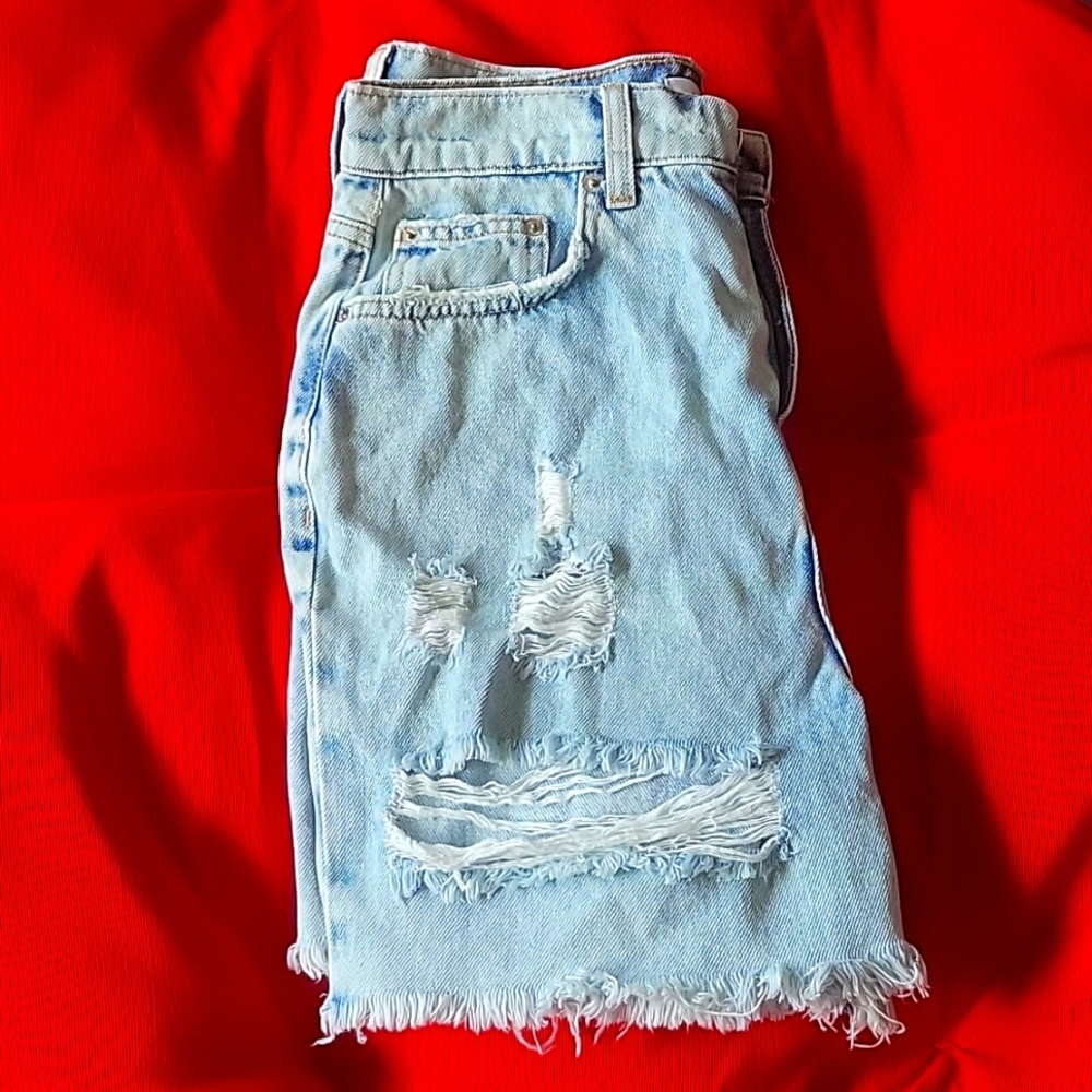 High waisted ripped Jean shorts
